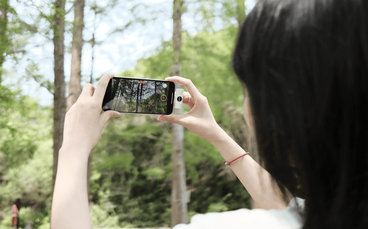 手机用户为新一代摄影师，猛玛纽扣麦克风引领“寻声潮”