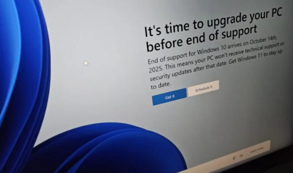 微软全屏弹窗催促：Windows 10用户抓紧时间升级到Windows 11